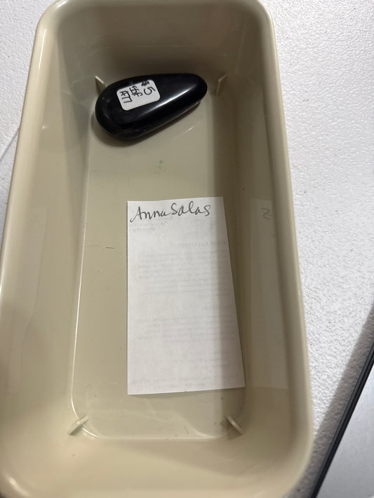 Anna Salas 🍀 | 12/14 Destash