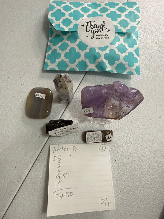 Ashley B | 2/1 re-drop